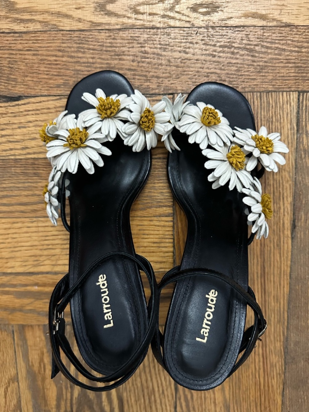Larroude Fiore Sandal In Black Leather - Picture 5 of 9
